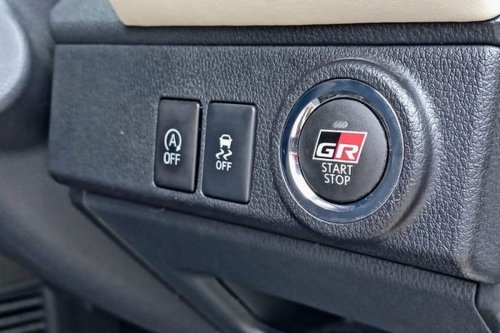 Hindari Boros BBM, Ini Waktu Ideal Panaskan Mobil Zaman Sekarang
