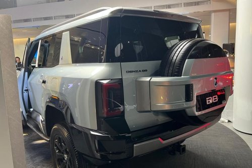 SUV Mewah Denza B8 Tampil Perdana di Jakarta, Mau Masuk Indonesia?