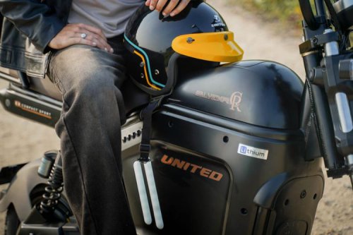 United Pamer Produk Kalcer Classic Sport di Jakarta Fair 2025