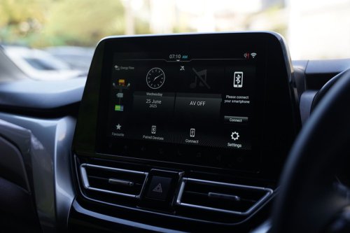 Jangan Asal Instal Aplikasi, Head Unit Mobil Bisa Bermasalah
