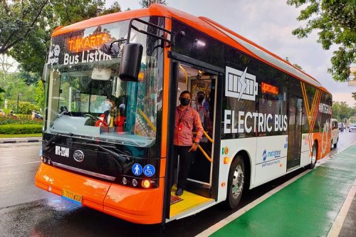 Tantangan dan Solusi Charging Bus Listrik Transjakarta