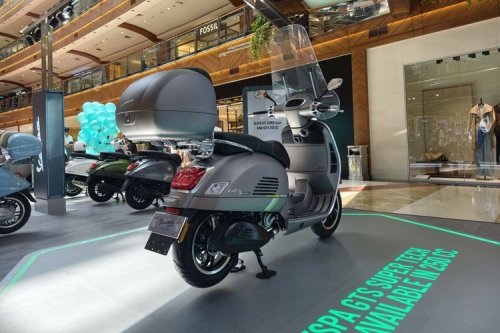 Adu Skutik Rp 97 Jutaan, Vespa GTS Super Tech 250 Vs Honda Forza 250