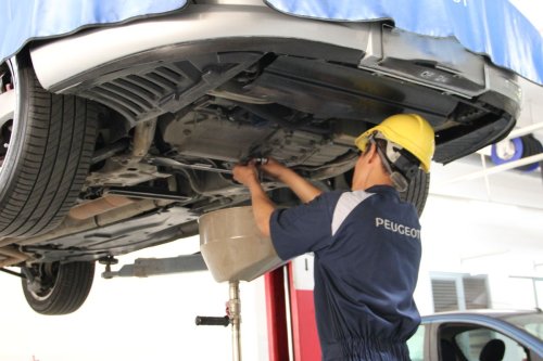 Servis Rutin Saja Tak Cukup untuk Perawatan Mobil