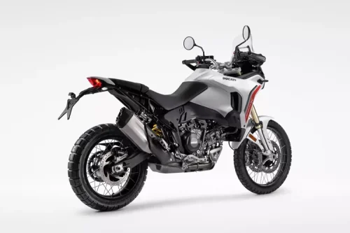 Ducati, Ducati DesertX 2026: Evolusi Off-Road dengan Mesin V2 890 cc
