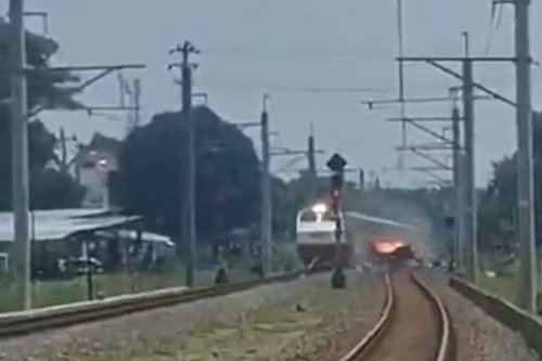 Hindari Kecelakaan, Ingat Aturan di Pelintasan Kereta Api