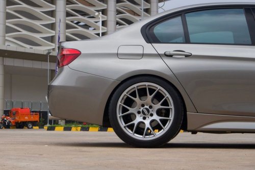 BMW, Pengalaman Pemilik BMW 320i F30: Apakah Nyaman & Irit?