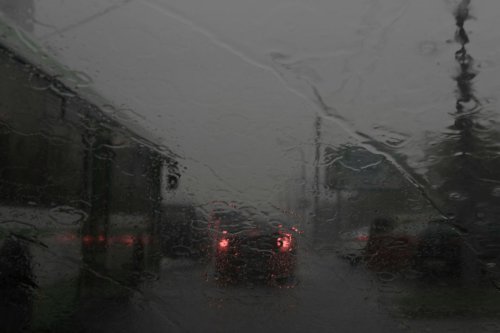 BMKG Prediksi Cuaca Ekstrem di Jakarta: Waspada Saat Mengemudi