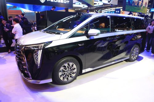 GAC, Adu Spesifikasi MPV Premium: GAC E9 PHEV vs Denza D9