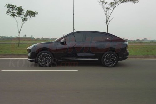 Perbandingan BYD Sealion 7 dan Hyptec HT Premium, SUV Listrik Terbaru