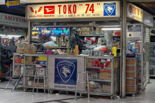 Sentra Otomotif Mal Atrium, Pernah Berjaya kini Hanya Coba Bertahan