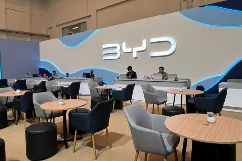 BYD, Rupiah Melemah, BYD Masih Tahan Harga Mobil Listrik di Indonesia