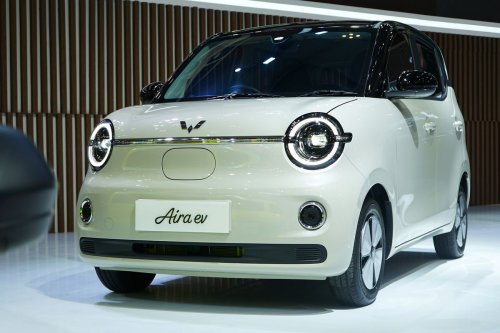 Jadi Salah Satu Mobil Terlaris, Ulik Beda Varian Wuling Aira ev