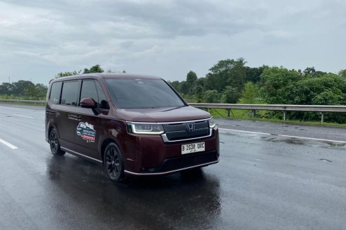 Mobil Hybrid untuk Mudik: Perlukah Perlakuan Khusus?