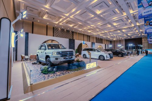 Absen di IIMS 2026, Denza B5 Mejeng di BCA Expoversary 2026