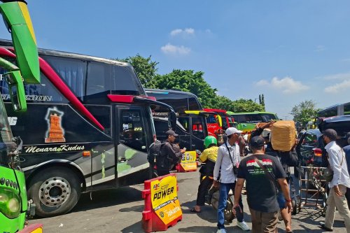 Jakarta Buka Pos Aduan Pungli Bagi Pemudik di Terminal