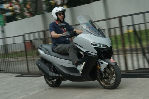 Coba Zontes 368K, Skutik Bongsor Premium buat Jarak Jauh