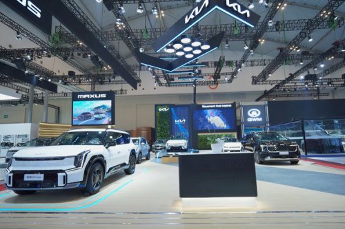 Kia Pamerkan EV4 di GIIAS 2025