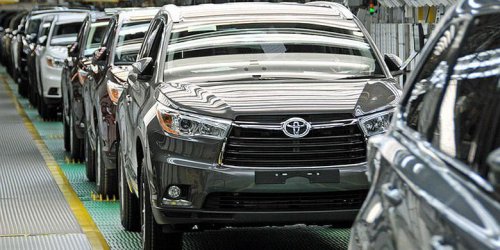 Kendaraan Listrik Bisa Guncang Industri Otomotif Nasional