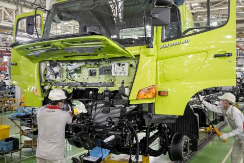 Eksistensi 4 Dekade Hino dari Hulu ke Hilir di Indonesia