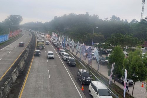 Belajar dari Kecelakaan Bus Zentrum, Ini Aturan Mendahului di Jalan Tol