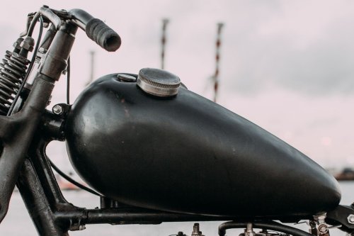 Sering Pakai Motor sampai BBM Habis, Ini Risiko yang Bisa Terjadi
