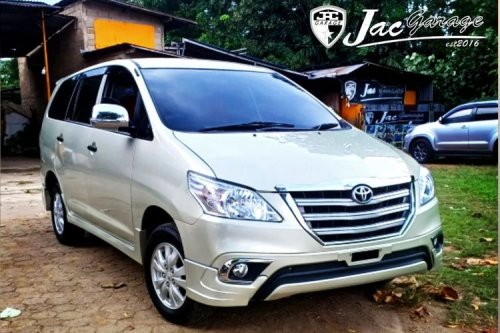 Kijang Innova vs Mobil Listrik: Mana yang Lebih Baik?