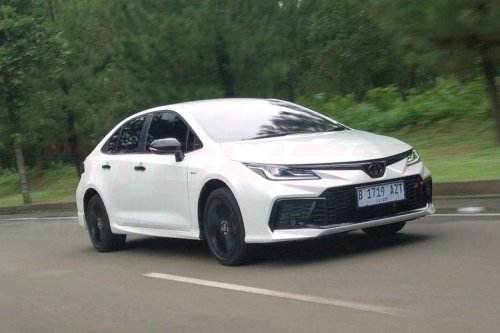Negara Pertama Jual Lepas, Berkendara Altis GR HEV