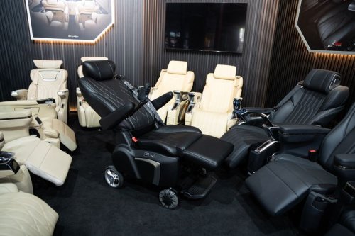 Alasan Retrim Jok Mobil Warna Hitam Lebih Digemari