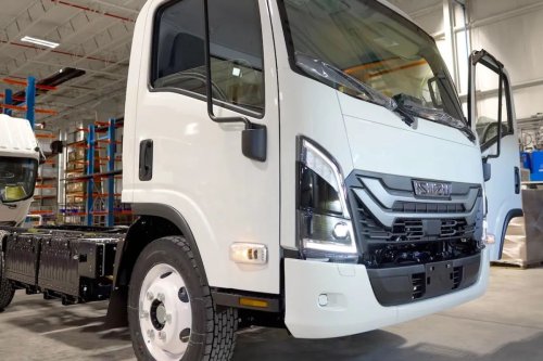Isuzu Pastikan ELF EV Masuk Pasar Indonesia