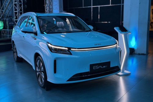 PHEV DFSK E5 Plus Produksi Lokal di Cikande, Janjikan Penjualan Naik