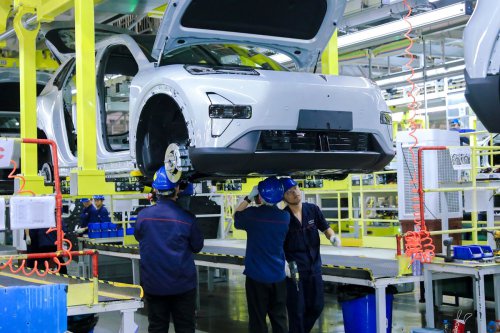 Berkunjung ke Pabrik Pintar Changan di Chongqing, China