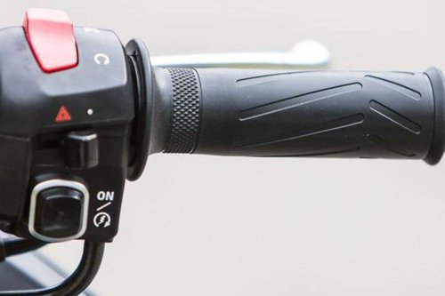 Cara Tepat Nyalakan Motor Agar Mesin Awet: Jangan Langsung Gas!