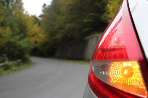 Ingat, Tak Menyalakan Lampu Sein dalam Kondisi Ini Bisa Kena Tilang