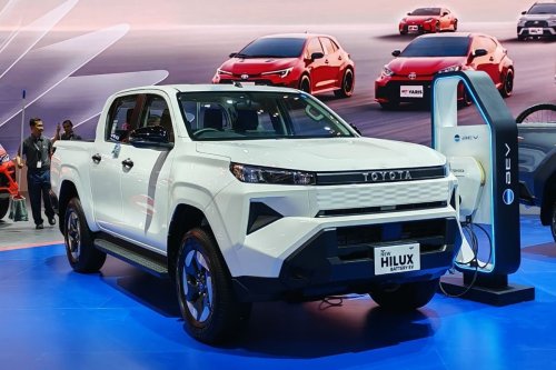 Hilux Gen 9 Meluncur: Desain Baru, Mesin Bertenaga, & Varian BEV!