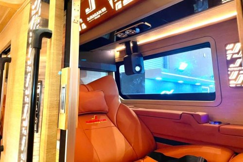 Juragan99 Trans Rilis Bus Bioskop Berjalan di Busworld 2026