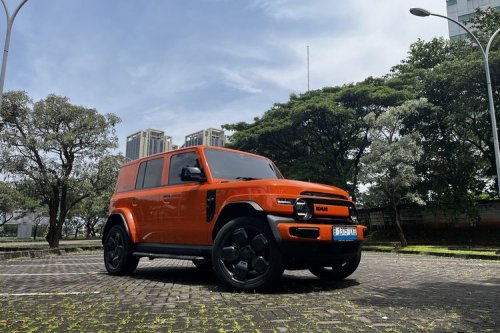 Uji Lengkap iCar V23: Ergonomi, Suspensi, dan Performa