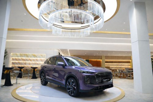 Lepas Resmikan Showroom Kedua di Sunter