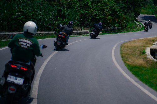Biar Paham, Ini Beda Fungsi Marka Jalan Utuh, Putus-Putus, dan Ganda