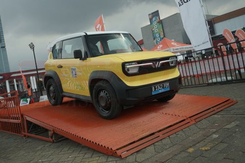 Duel Mobil Listrik Mini, Changan Lumin dan VinFast VF3