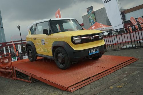 Mobil Listrik VinFast, MINI, VinFast, VinFast VF3, Duel Mobil Listrik Mini, Changan Lumin dan VinFast VF3