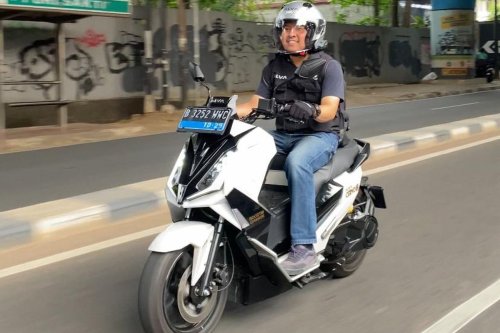 Komparasi Omoway Omo-X vs Alva Cervo Q, Siapa Lebih Unggul?
