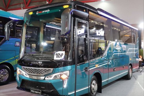 Spesifikasi Medium Bus Grand Touristo dari New Armada