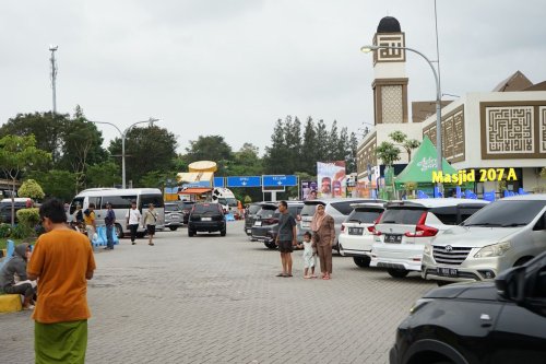 Rest Area Penuh Saat Arus Balik? Keluar Tol Bisa Jadi Solusi