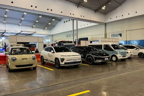 Mau Beli Mobil Listrik, Tes Drive Dulu di GJAW 2025