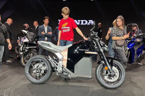 Honda WN7 Debut di EICMA 2025: Motor Listrik dengan Daya Jelajah 140 Km
