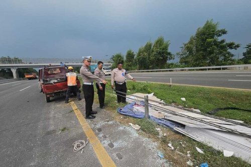 Pengemudi Wajib Lakukan Ini Saat Alami Pecah Ban