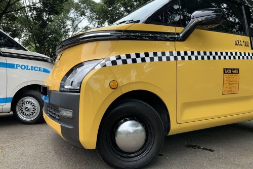 Cara Melepas Decal Mobil agar Cat Tidak Ikut Rusak