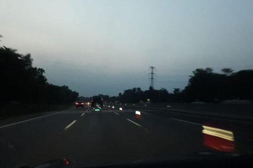 Plus Minus Berangkat Mudik Pakai Mobil Pribadi di Malam Hari