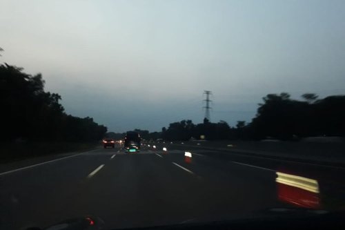 Plus Minus Berangkat Mudik Pakai Mobil Pribadi di Malam Hari