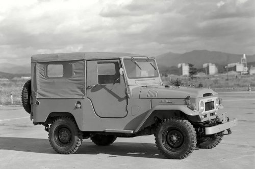 Toyota, Toyota Land Cruiser, Sejarah Toyota Land Cruiser: Dari Jip Perang ke Simbol Ketangguhan